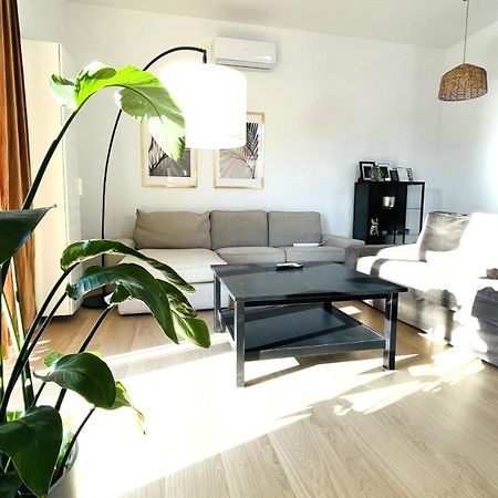 House Flow, 3 Room, Free 2 Parking Bratislava Exterior foto