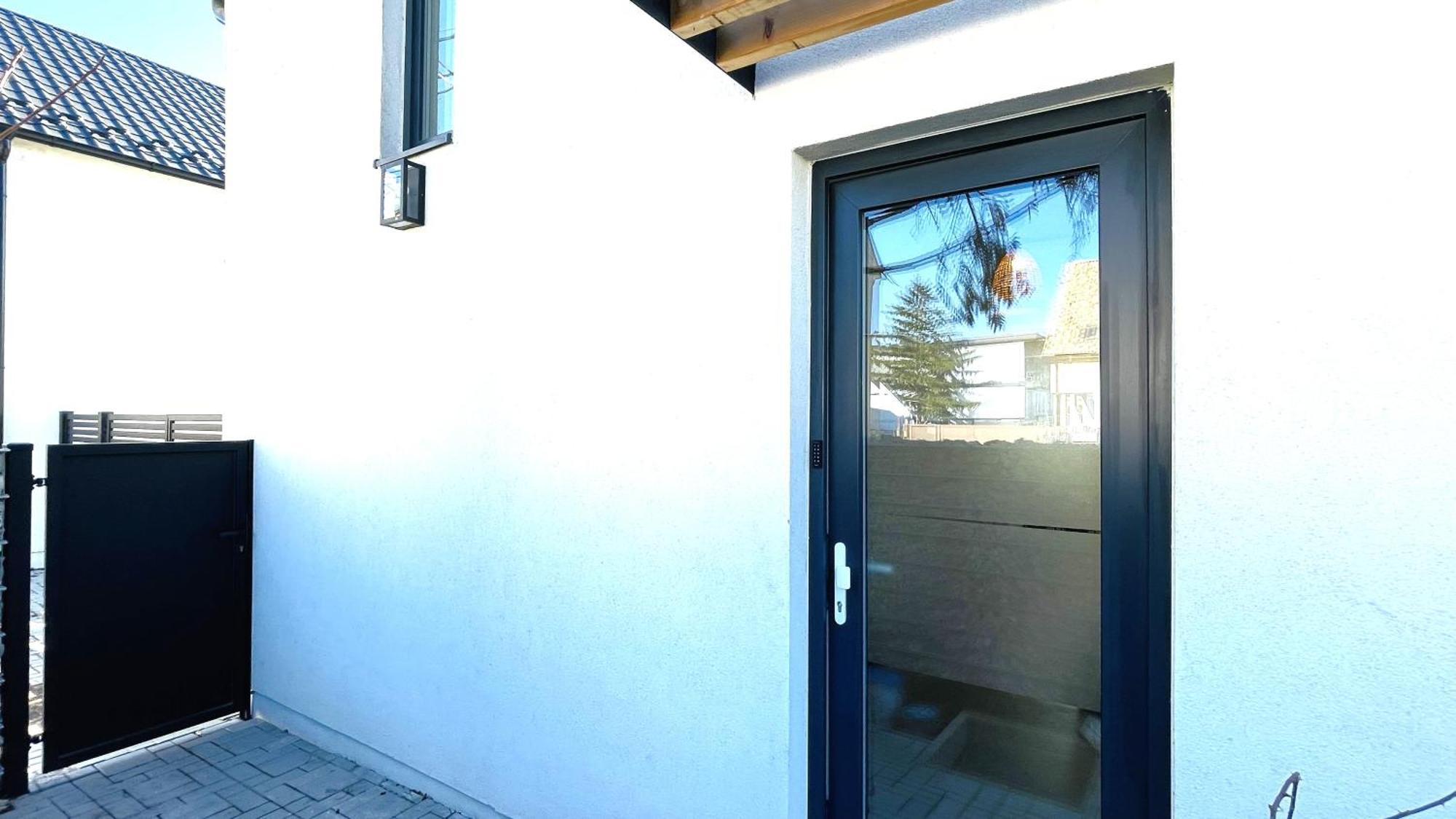 House Flow, 3 Room, Free 2 Parking Bratislava Exterior foto