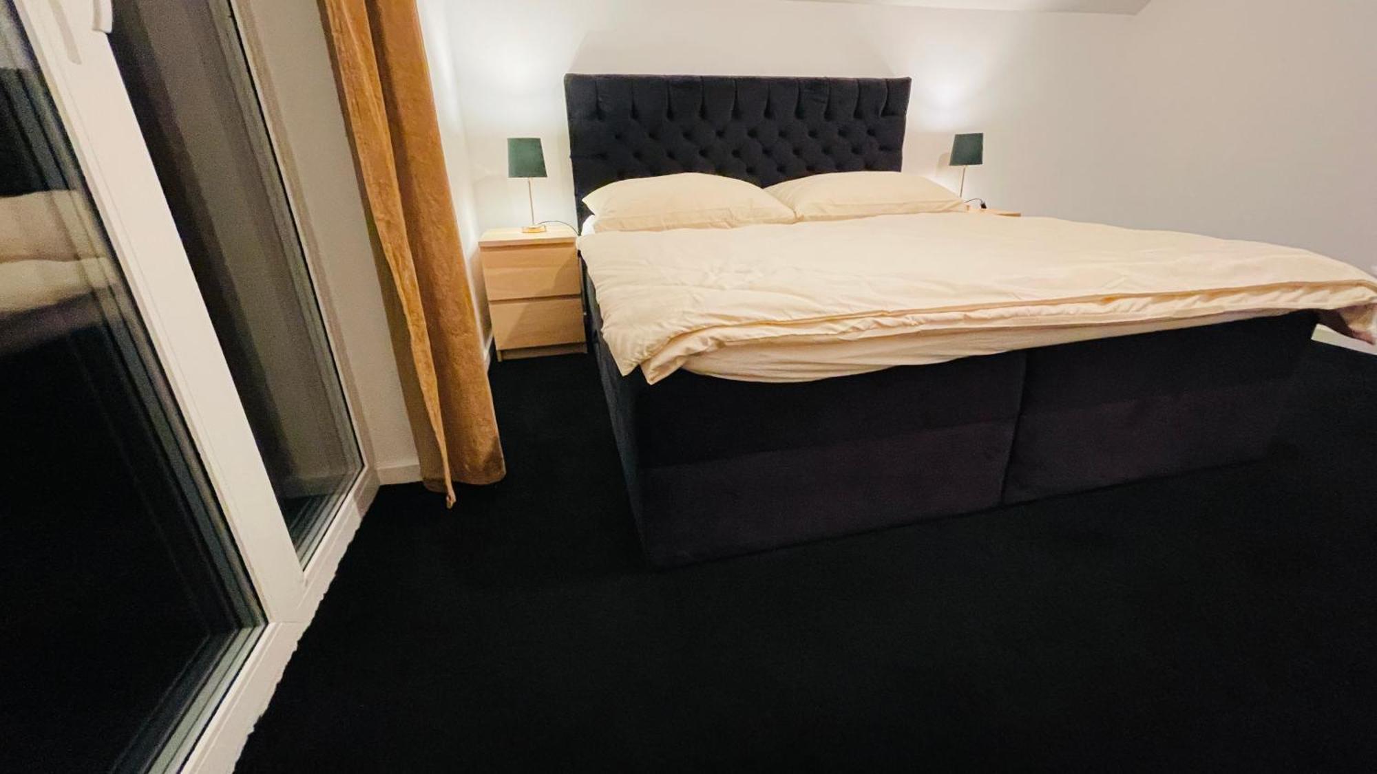 House Flow, 3 Room, Free 2 Parking Bratislava Exterior foto