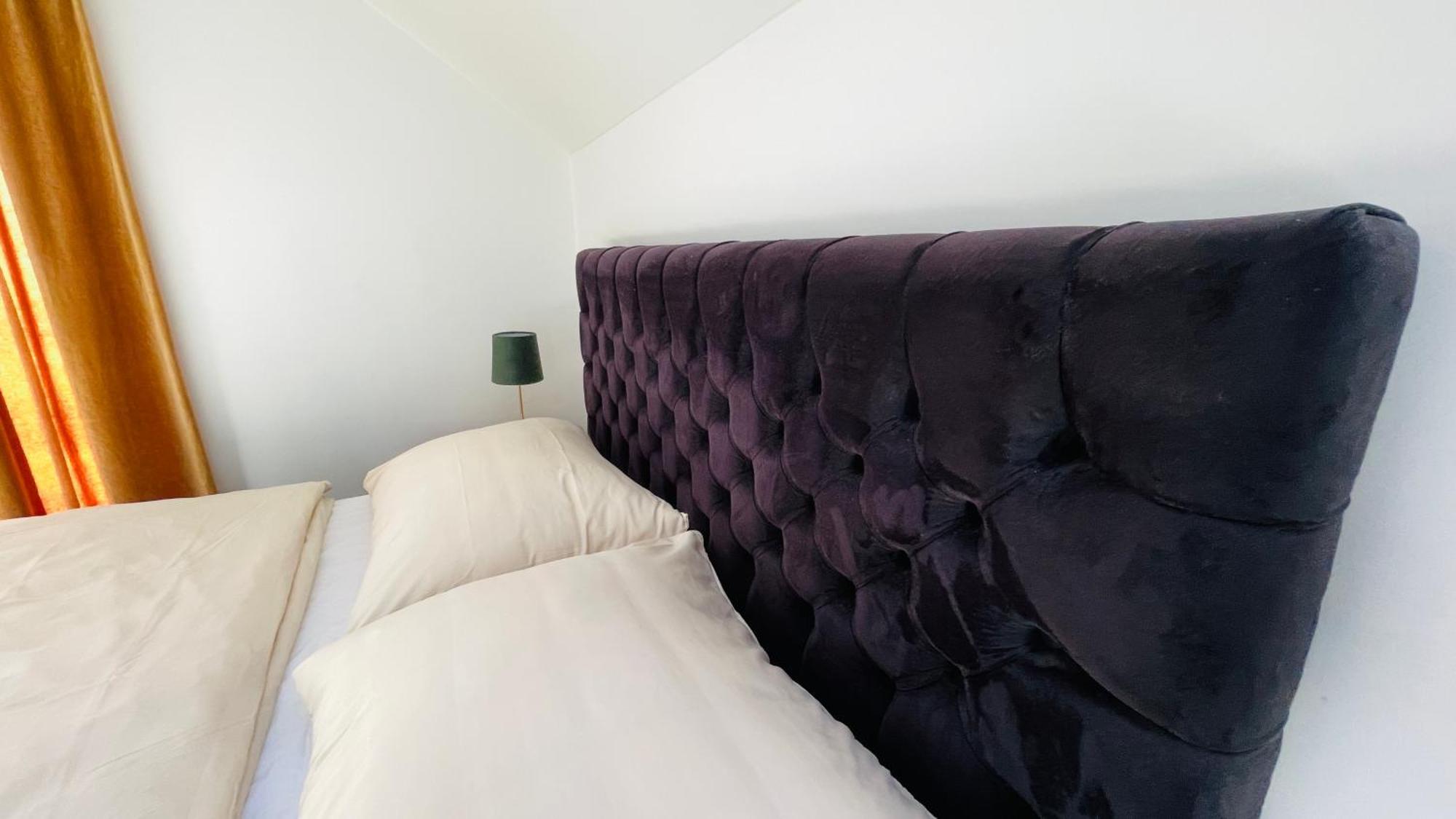 House Flow, 3 Room, Free 2 Parking Bratislava Exterior foto
