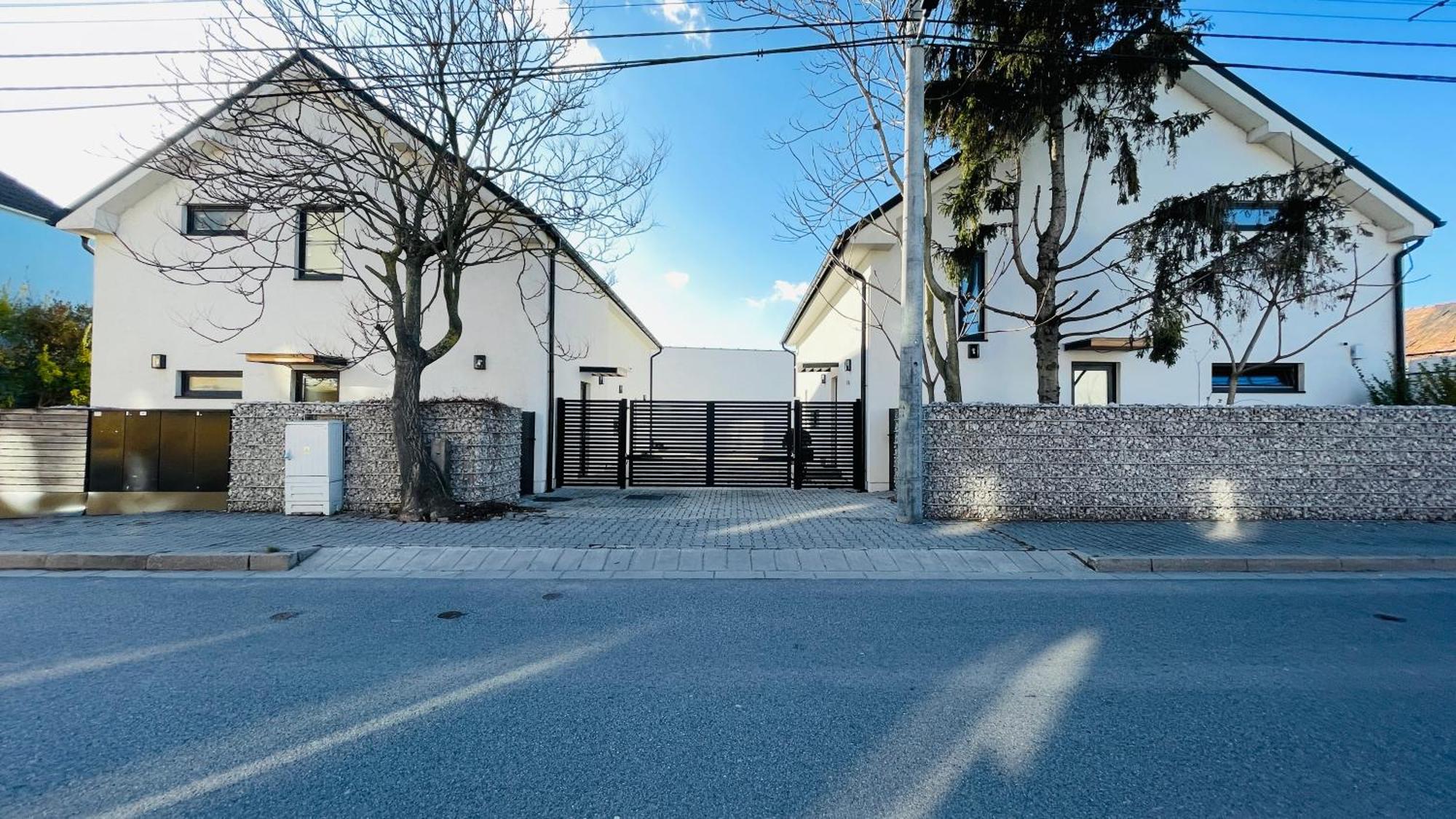 House Flow, 3 Room, Free 2 Parking Bratislava Exterior foto